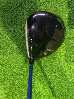 前作 XXIO13ドライバーヘッドのクラウン部分