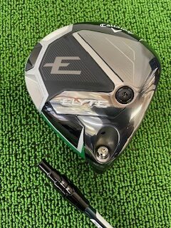 エリートドライバーヘッドのソール部分とシャフトスリーブ