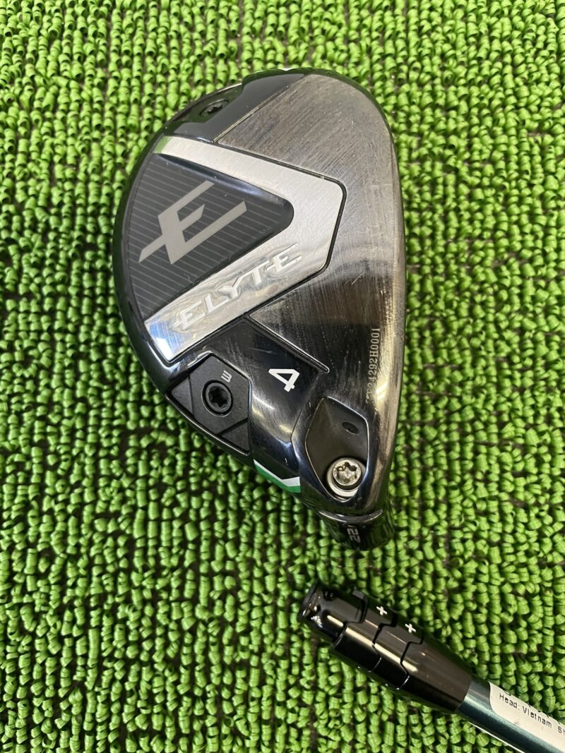 エリートユーティリティヘッドのソール部分とシャフトスリーブ