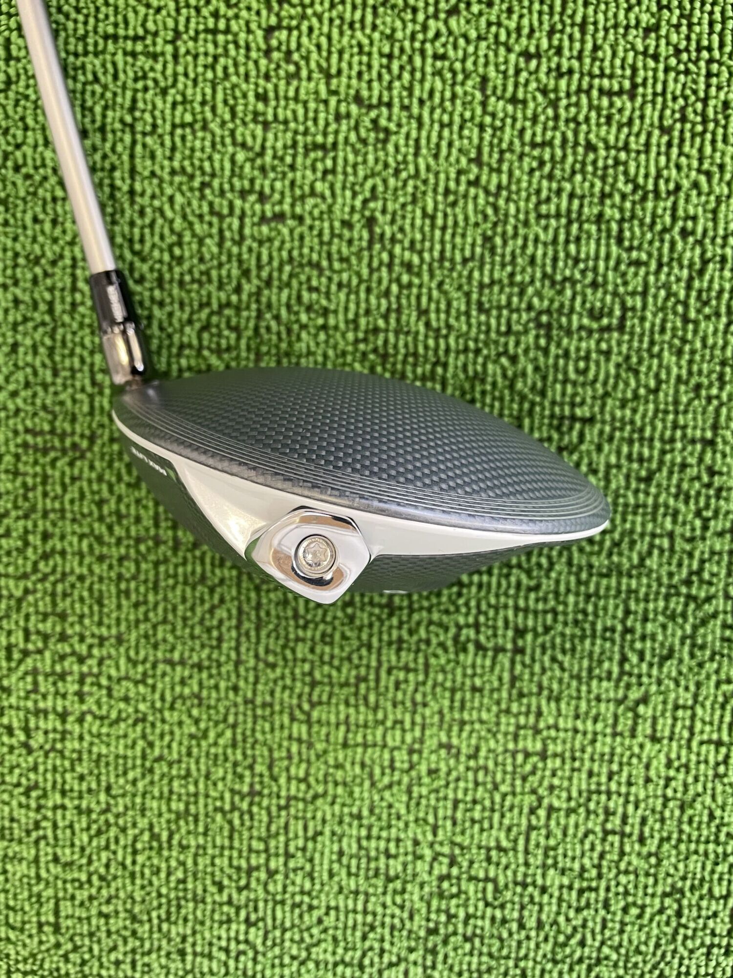 Qi35 MAX LITEドライバーヘッドのバックフェース部分