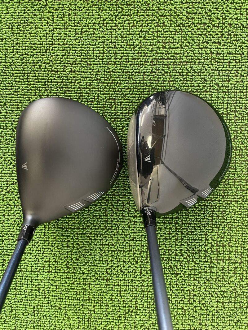 左XXIO14＋　右XXIO14　ドライバーヘッドのクラウン部分