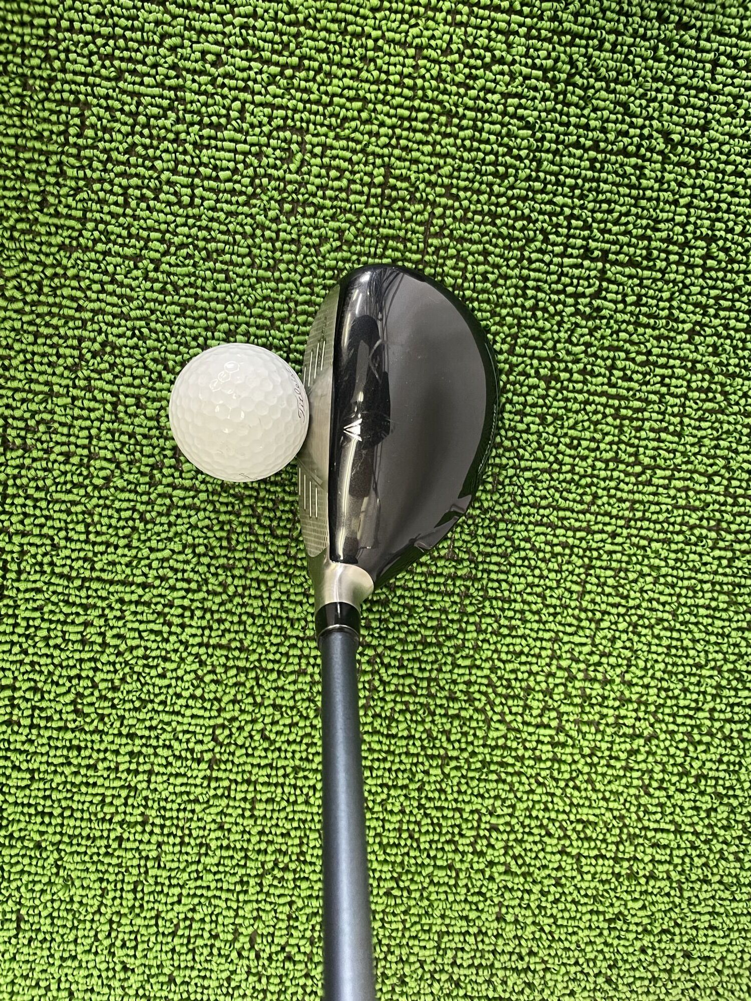 XXIO14ハイブリッドのクラウン部分とボール