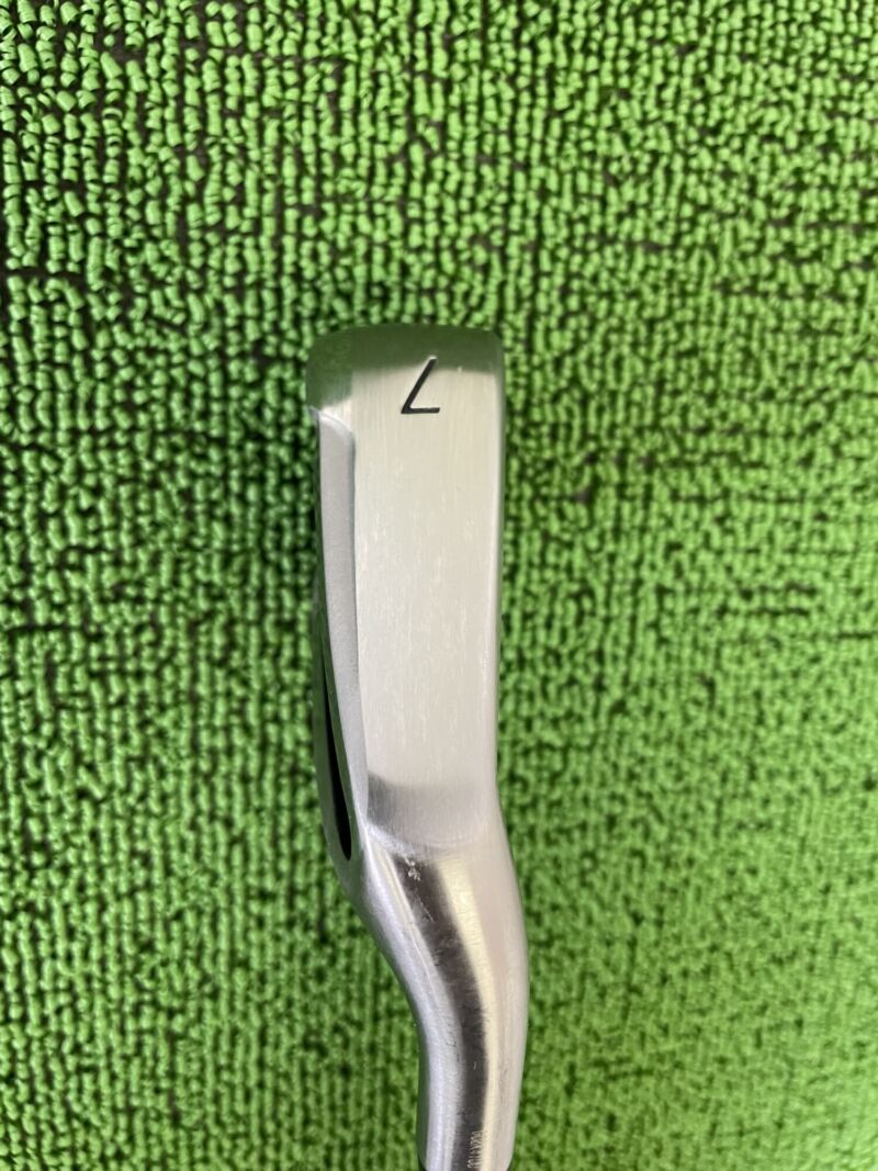 XXIO14アイアンヘッドのソール部分