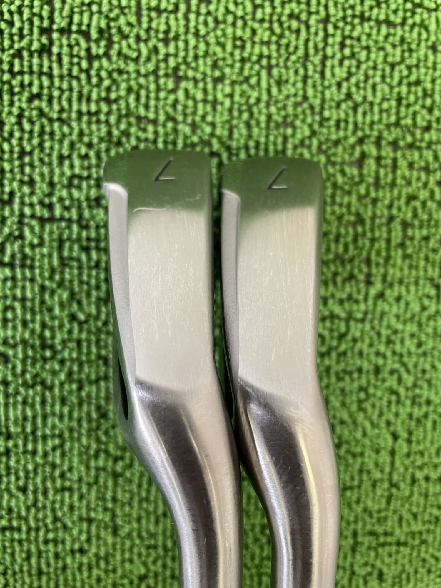 XXIO14アイアンヘッドのソール部分