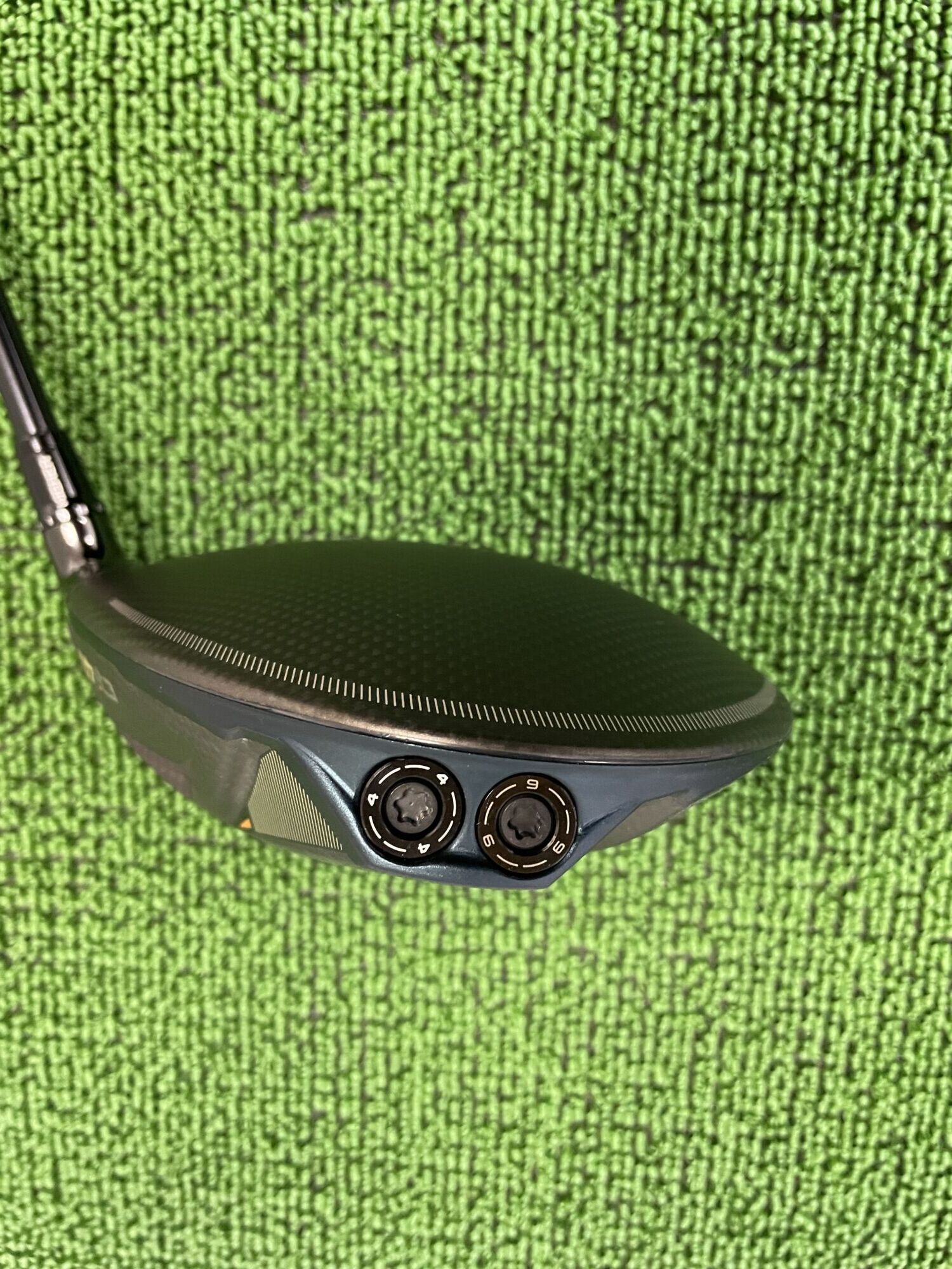 Qi4Dドライバーヘッドのバックフェース部分