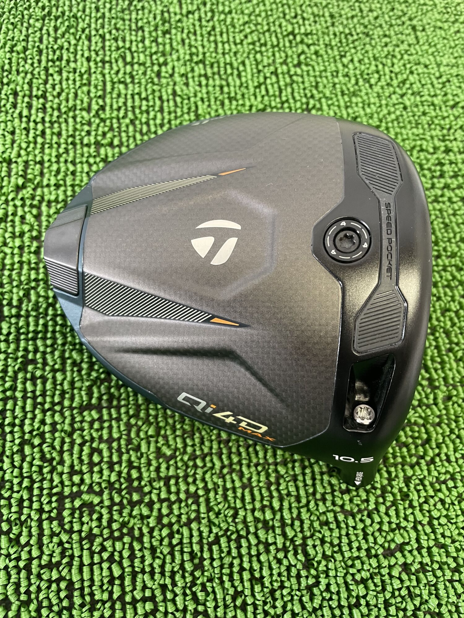 Qi4D MAXドライバーヘッドのソール部分