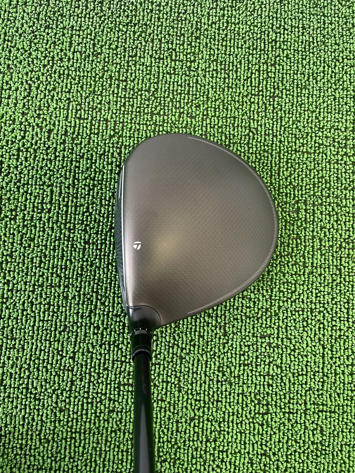 Qi4D MAXドライバーヘッドのクラウン部分