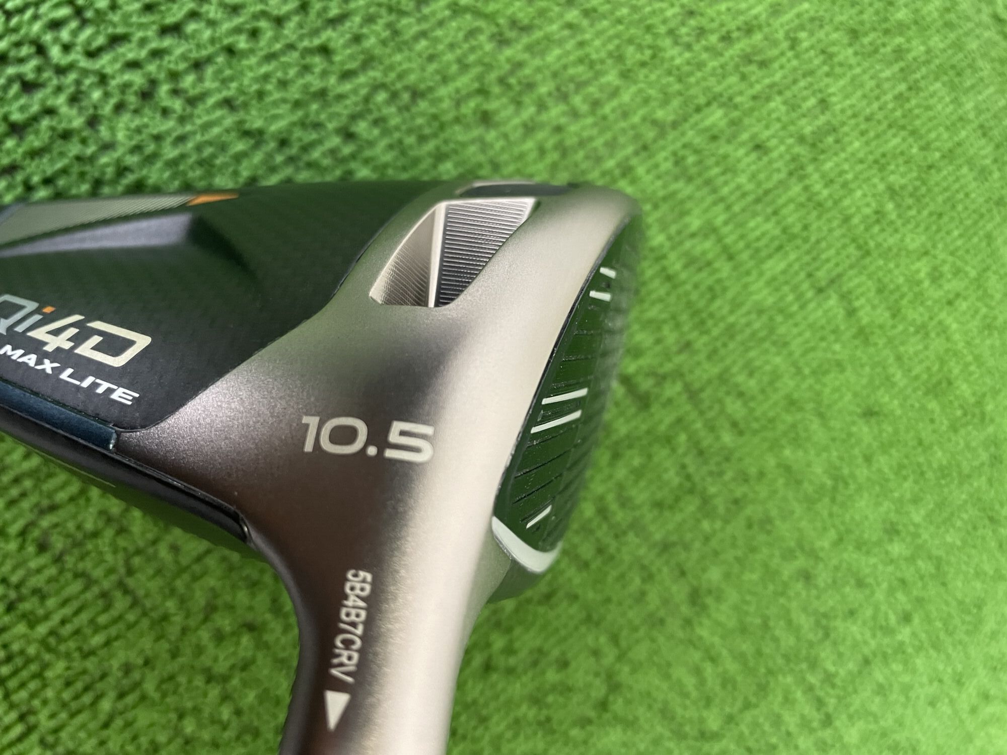 Qi4D MAX LITE ドライバーヘッドのネック部分