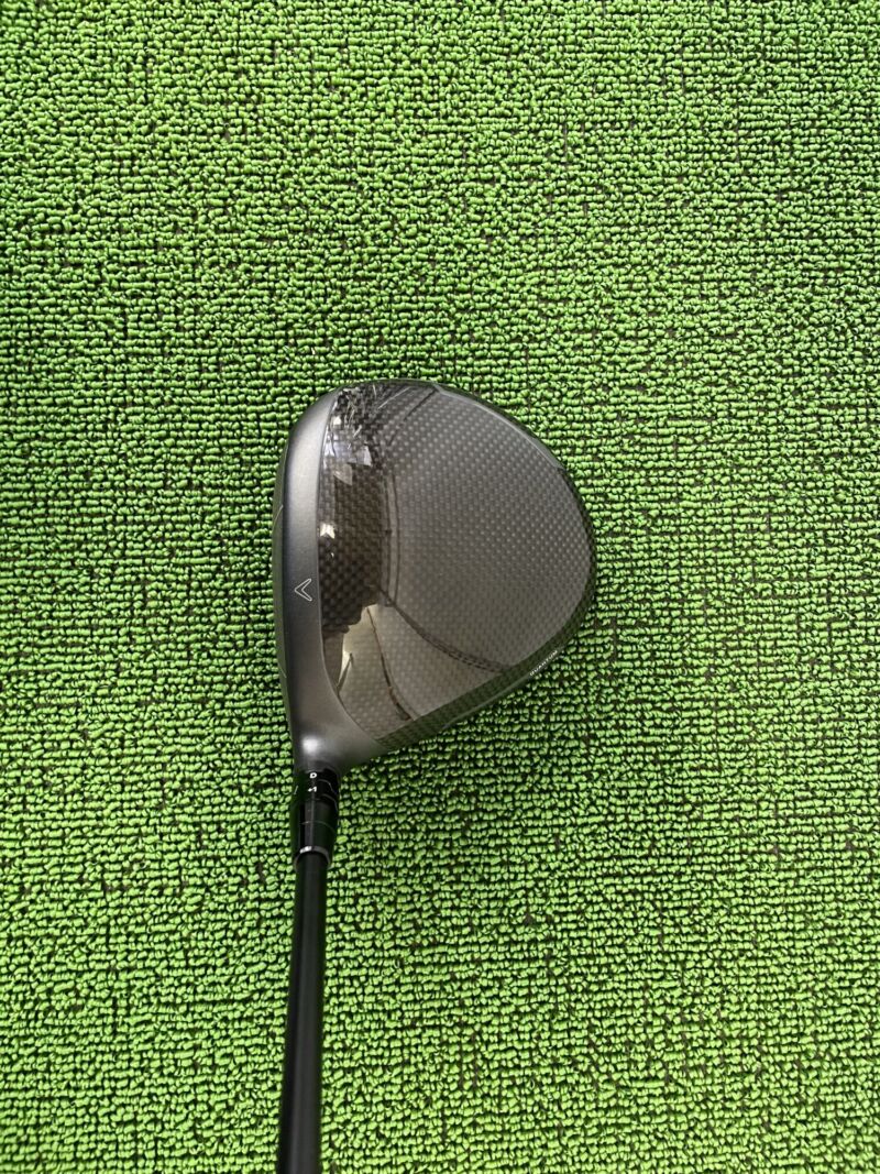 クアンタムマックスドライバーヘッドのクラウン部分