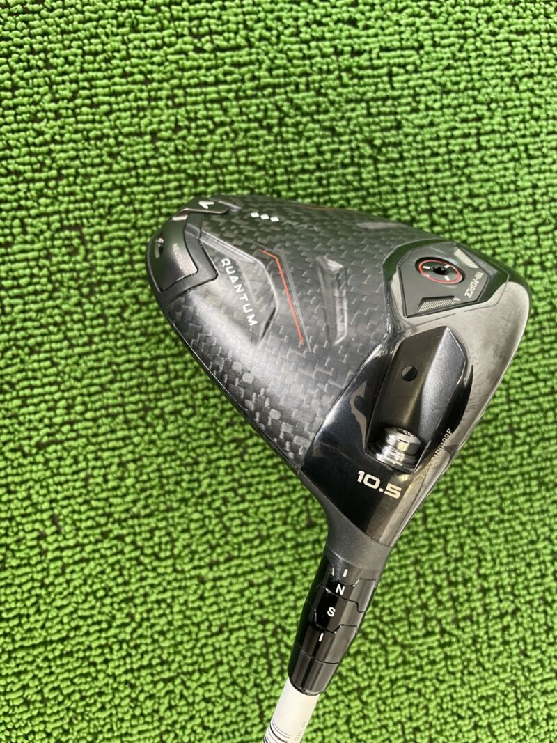 クアンタムトリプルダイヤMAXドライバーヘッドのソール部分