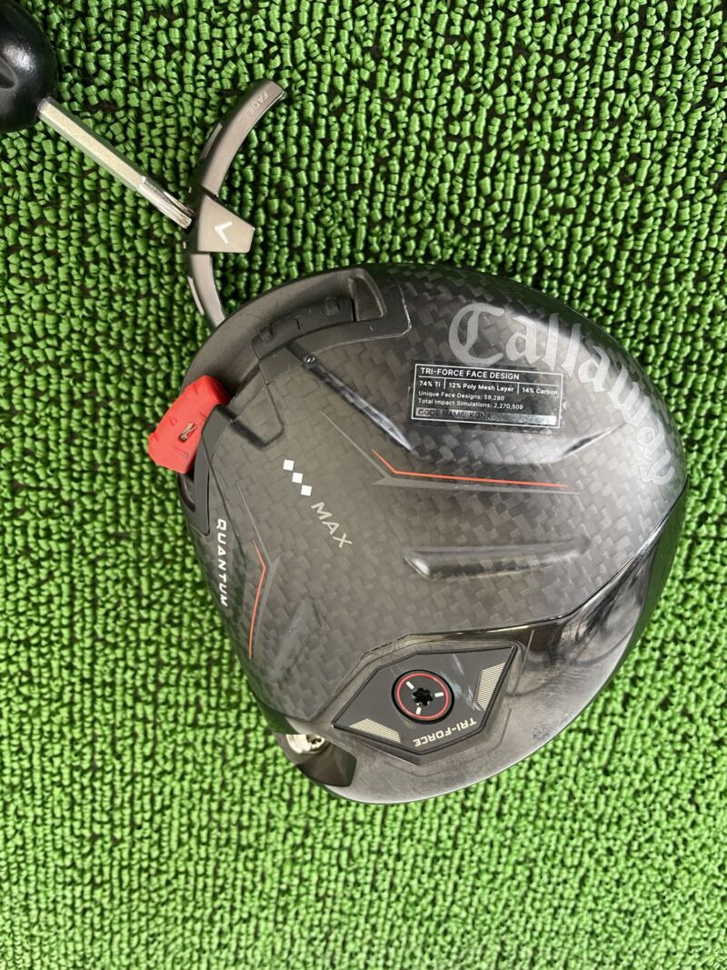 クアンタムトリプルダイヤMAXドライバーヘッドのウェイトとトルクレンチ