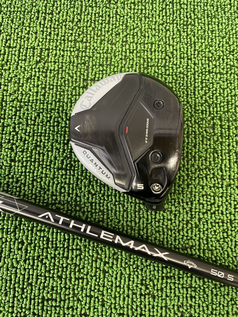 クアンタムフェアウェイウッドのヘッドのソール部分と純正シャフト