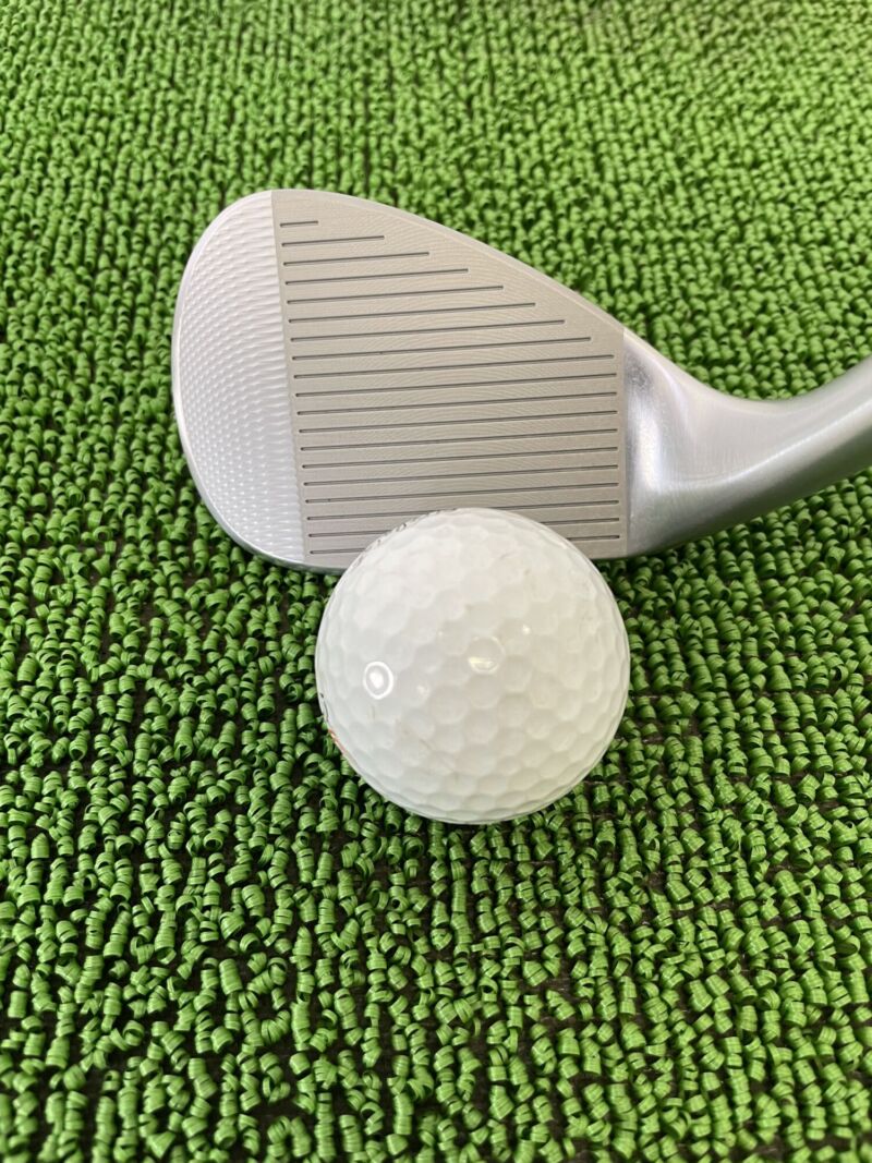 RTi-FOREGEDウェッジのフェース部分とボール