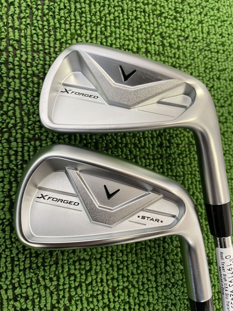 上 Xフォージド　下 Xフォージドスターアイアンのバックフェース