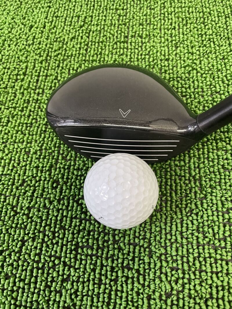 クアンタムミニスピナーフェアウェイウッドのフェース面とボール