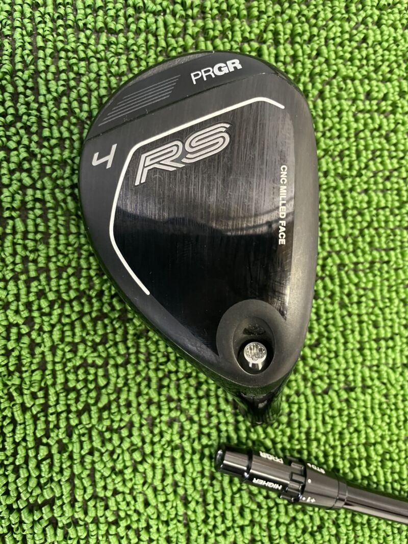 RSユーティリティヘッドのソール部分とシャフトスリーブ